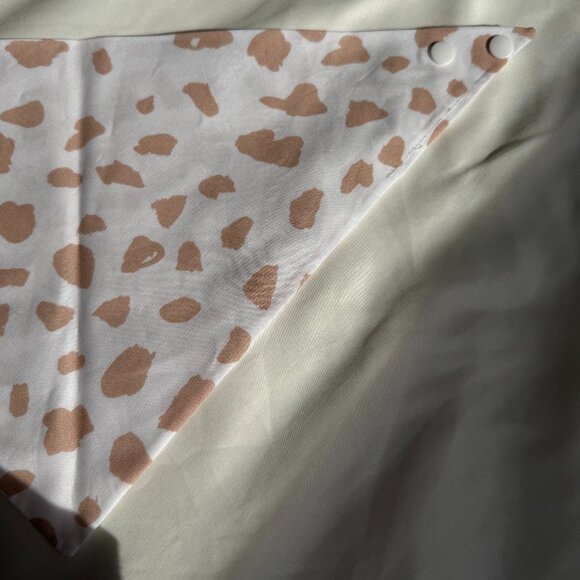 NWT Blush & Fluff Strawberry Cow Print Dog Bandana, White and Pink, Size M - Picture 13 of 16